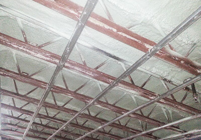 Isolation thermique plafond à l'uréthane à Granby