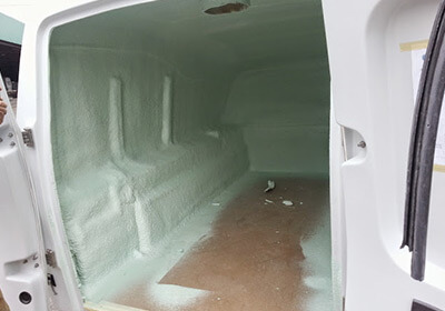 Isolation thermique intérieur camion à l'uréthane à Granby